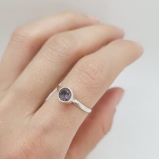 ANILLO PUNTO DE LUZ AMATISTA J01S033