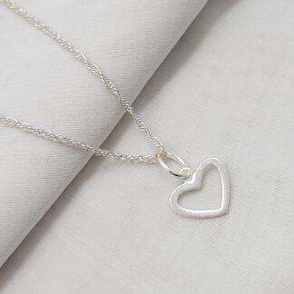 DIJE  CORAZON VAZADO